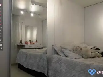 Cute_eyess  live sex cam