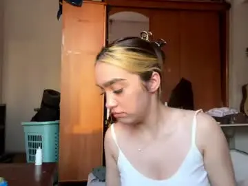 Kellyleinonen  live sex cam