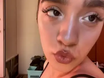 Kellyleinonen  live sex cam
