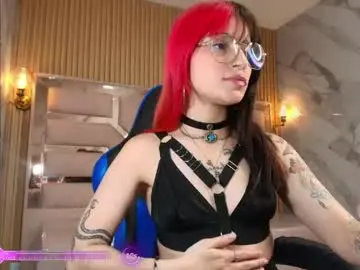 Moon_red_r  live sex cam