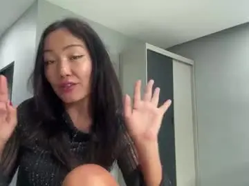 Adelinai  live sex cam