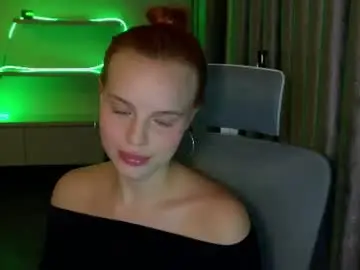 Agatamooon  live sex cam