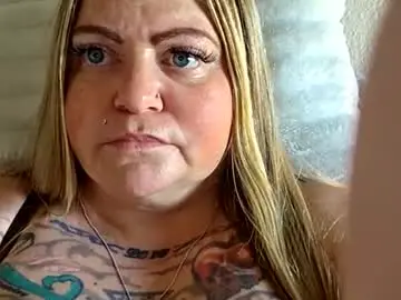 Bigblueeyesmomma  live sex cam
