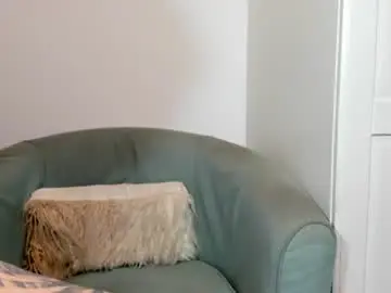 Cassieandmarco  live sex cam