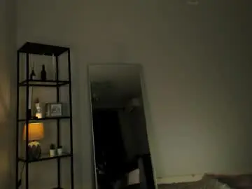 Elfiecollins  live sex cam