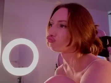 Elfiecollins  live sex cam