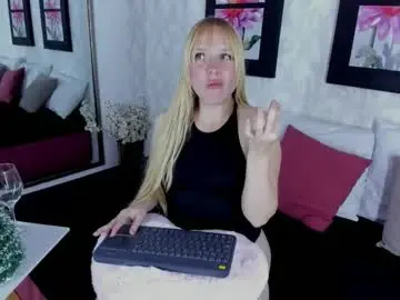 Emilysumer  live sex cam
