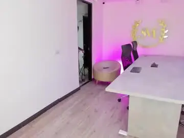 Nalaroux  live sex cam