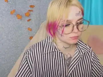 Tinytattoodoll  live sex cam