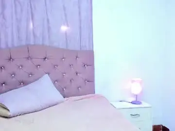 Latinabombsheell  live sex cam