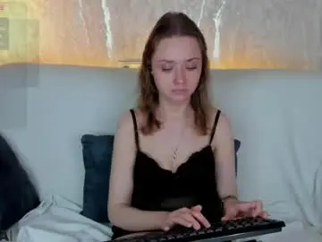 Linda__bryant  live sex cam