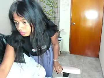 Matilde27  live sex cam