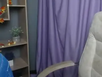 Ninaflawlees  live sex cam