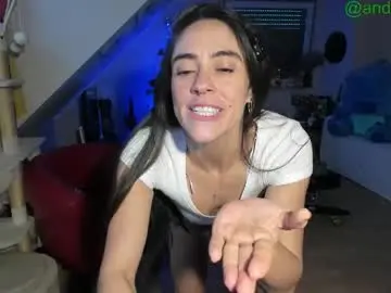 Tiny_williams  live sex cam