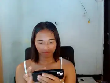 Ur_sexyllie  live sex cam