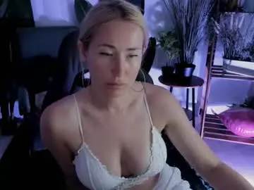 Astramonroe  live sex cam
