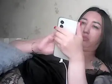 Hotbestia  live sex cam
