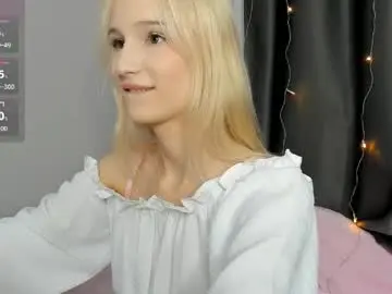 Lulatiny  live sex cam