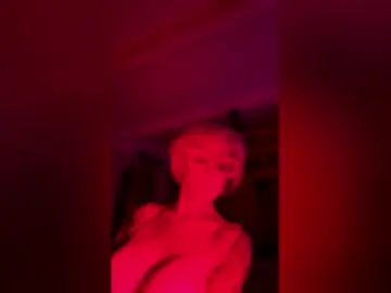Sexycutiecougar  live sex cam