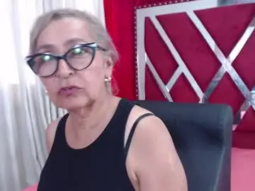Cristalmature  live sex cam