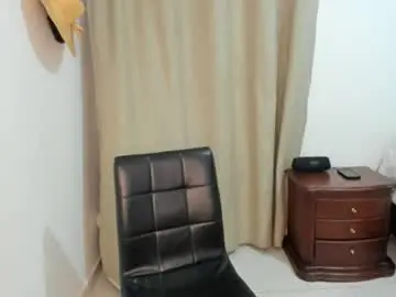 Cute_brunett  live sex cam