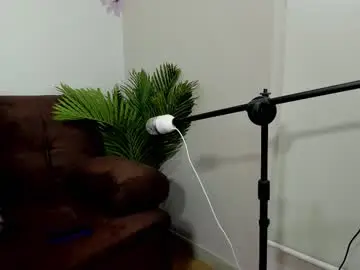 Hannasoto2  live sex cam