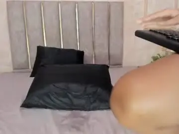 Miawiills  live sex cam