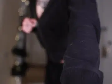 Ninasuzuki  live sex cam