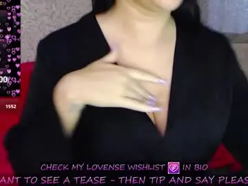 Worthitgirl  live sex cam