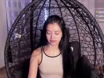Adorabolt  live sex cam