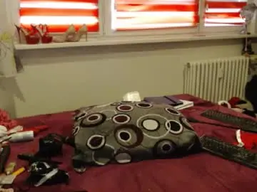 Alexie33  live sex cam