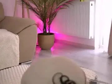 Deborahlowe  live sex cam