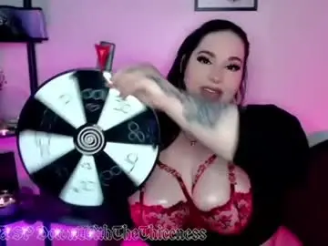 Downwiththethiccness  live sex cam