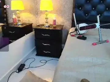 Emili_lenus  live sex cam