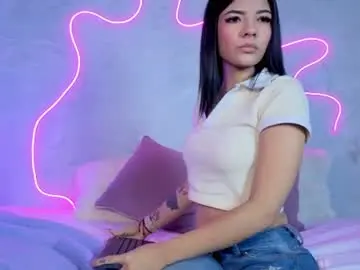 Emily_white11  live sex cam