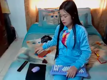 Kitty_small69  live sex cam