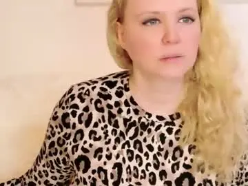 Laura4you  live sex cam