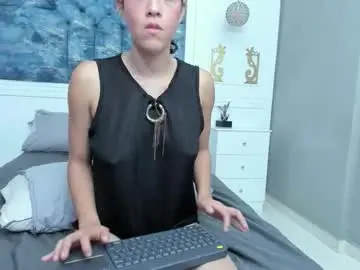 Lunawarner18  live sex cam