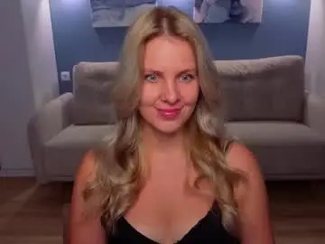 Melaniebennett  live sex cam
