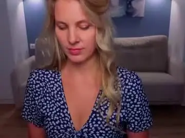 Melaniebennett  live sex cam