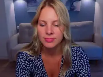Melaniebennett  live sex cam