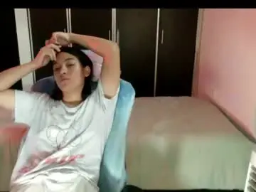 Dolce_more  live sex cam
