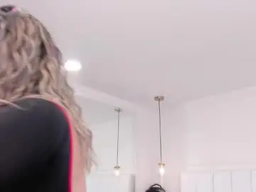 Dolly_walker  live sex cam