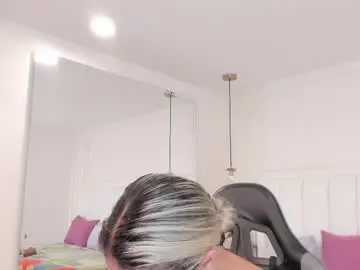 Dolly_walker  live sex cam