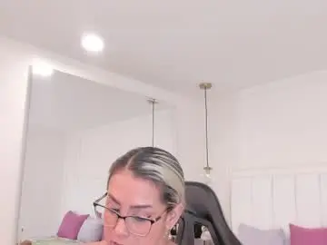 Dolly_walker  live sex cam