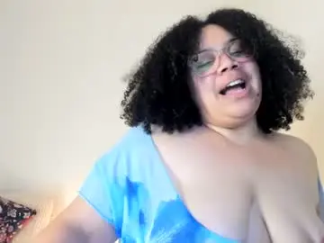 Introvertedwap  live sex cam
