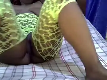 Sexy_bee5  live sex cam