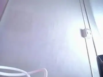 Karinahotmilf  live sex cam