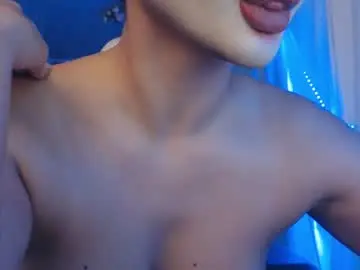 Lunarose77  live sex cam