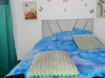 Megamwhithee  live sex cam